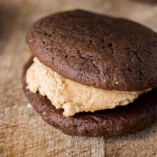 Homemade Peanut Butter Oreo Cookies