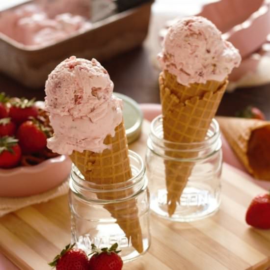 Strawberry Pretzel Ice Cream