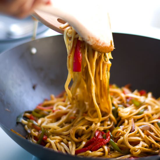 Vegan Stir Fried Udon Noodles