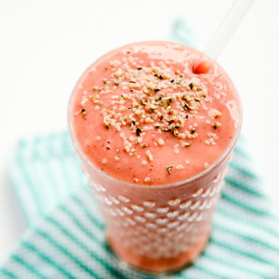 Creamy Strawberry-Mango Smoothie