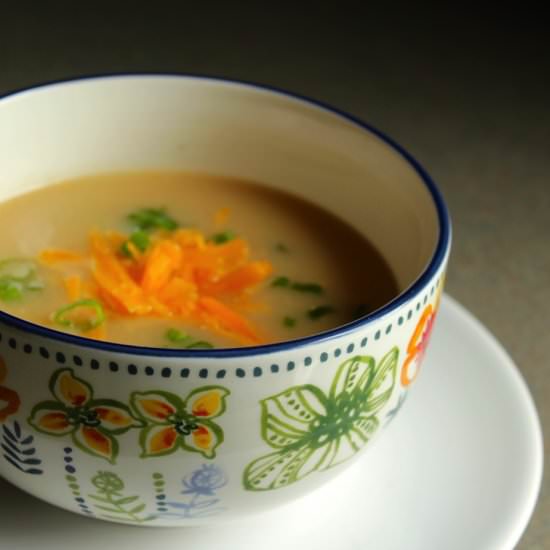 Cheesy Cauliflower Soup