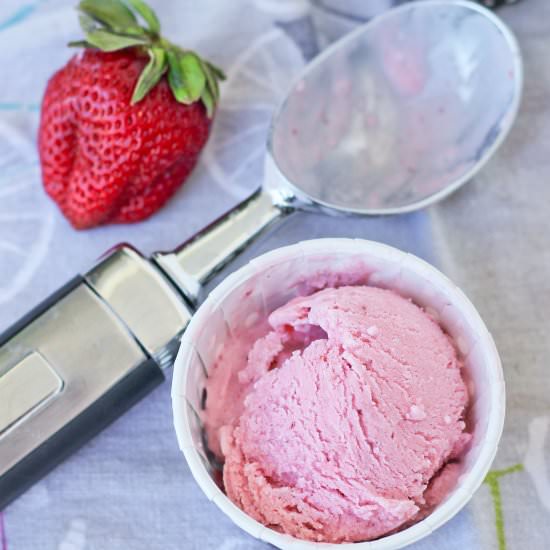 Paleo strawberry ice cream
