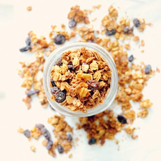 Oatmeal Raisin Cookie Granola