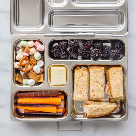 Marshmallow Snack Mix