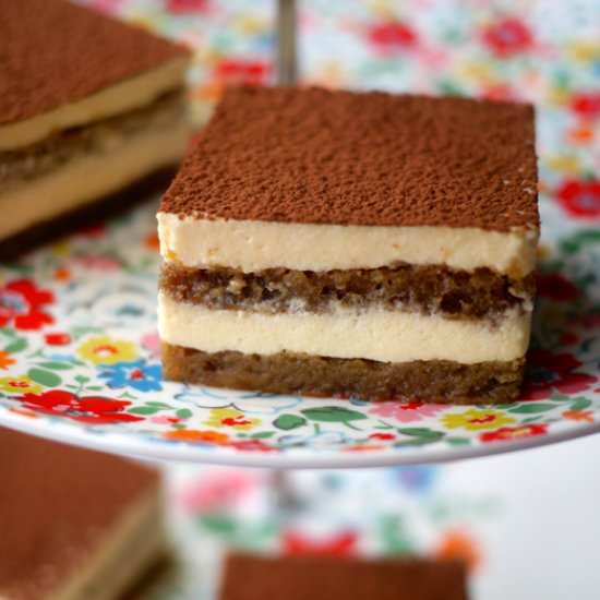Tiramisu Cake