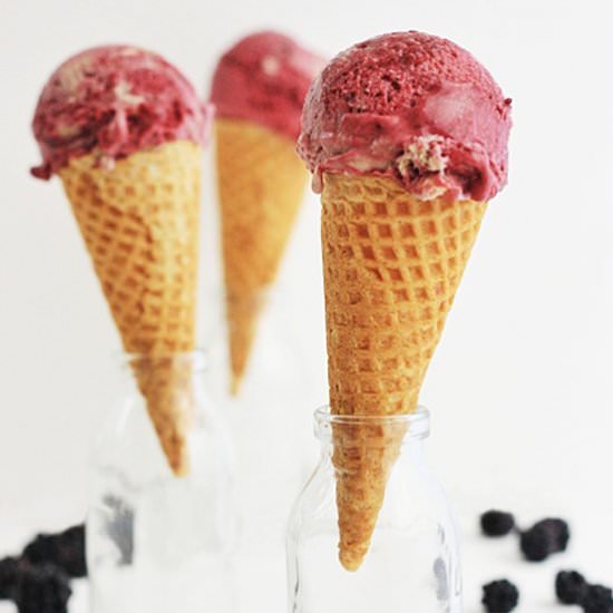 Blackberries and Cream Ice Cream