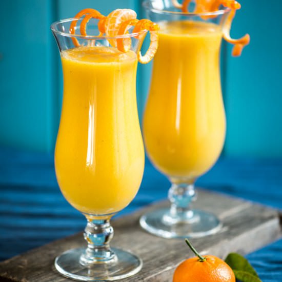 Smoothie mango-banana-orange