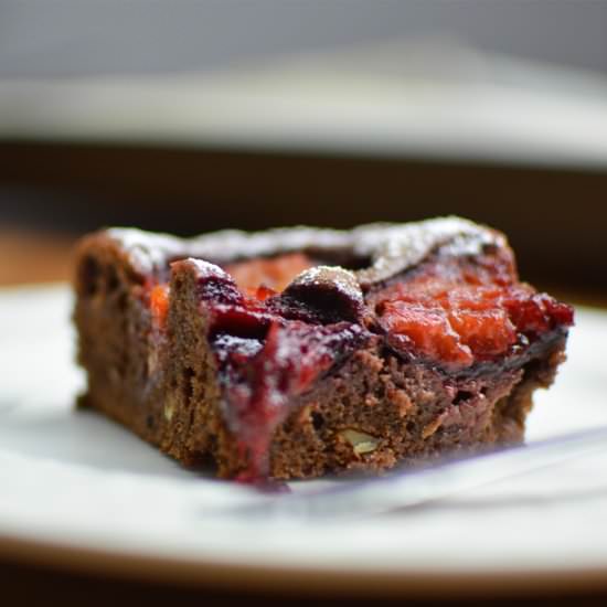 Brownie with plums
