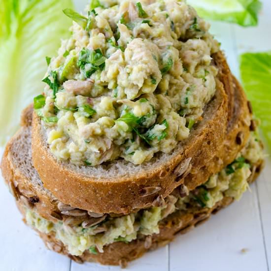 Creamy Avocado Tuna Sandwich