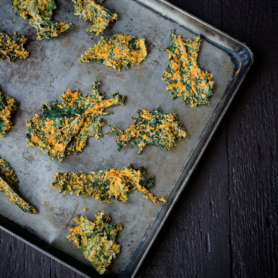 Cashew and Red Pepper Kale Chips