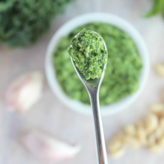 Spinach Kale & Roasted Garlic Pesto