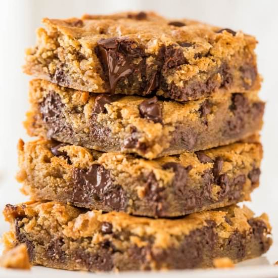 Peanut Butter Chocolate Chip Bars