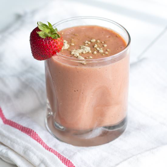 Strawberry Maca Goji Smoothie