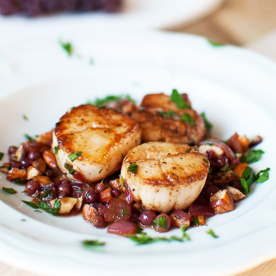 Scallops with Champagne Grapes