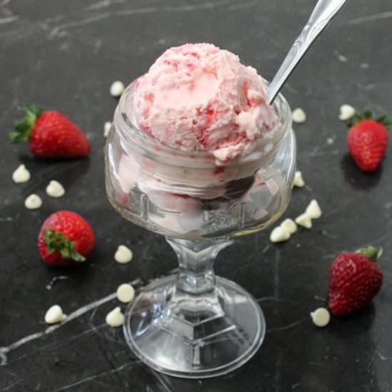 Fresh Strawberry Ice Cream