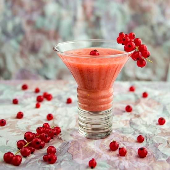 Red Currant-Banana-Orange Smoothie