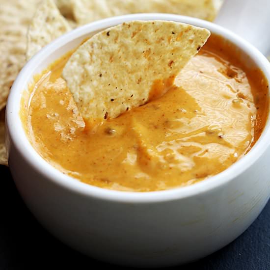 Slow Cooker Chili’s Queso