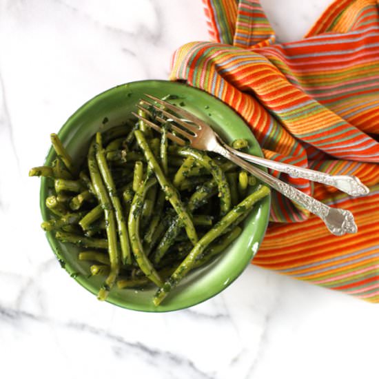 Garlicky green beans