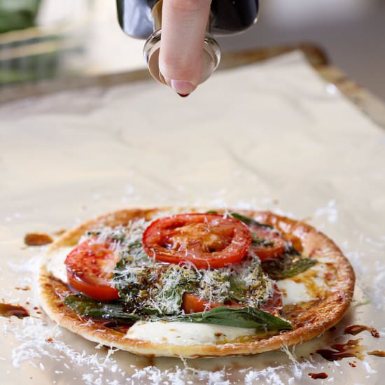 Quick Flatbread Mini Pizzas