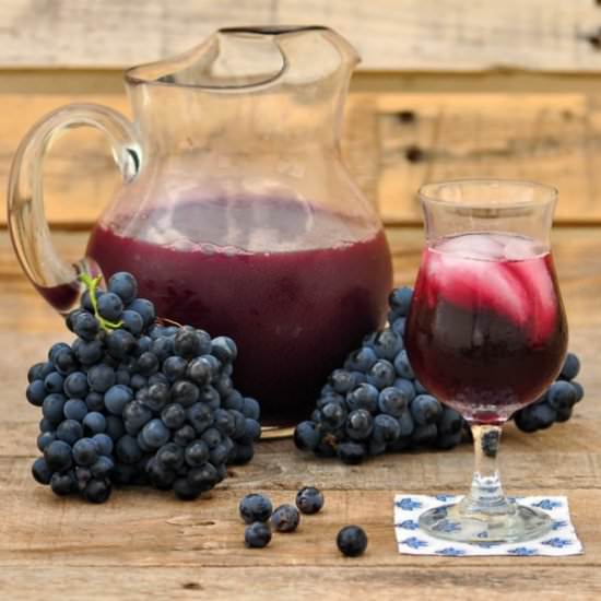 Tuttie Fruiti Red Wine Sangria
