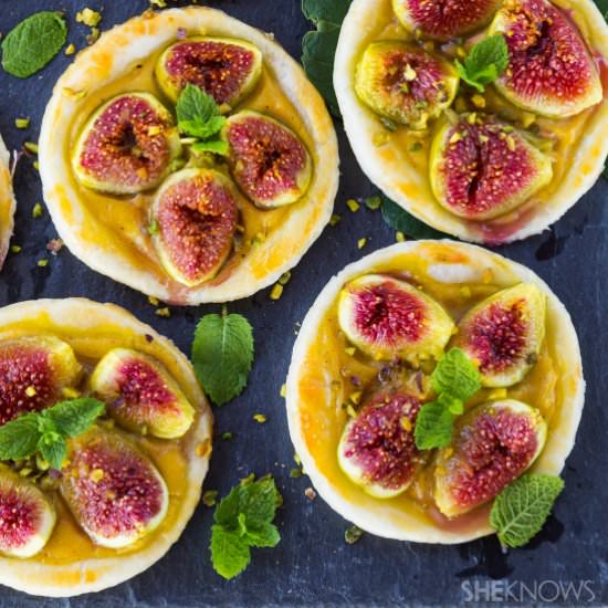 Fig tartlets with custard cream