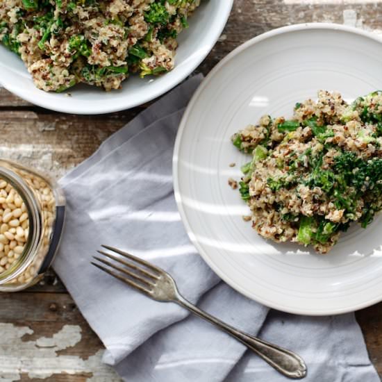 Cheezy Broccoli Quinoa Pilaf