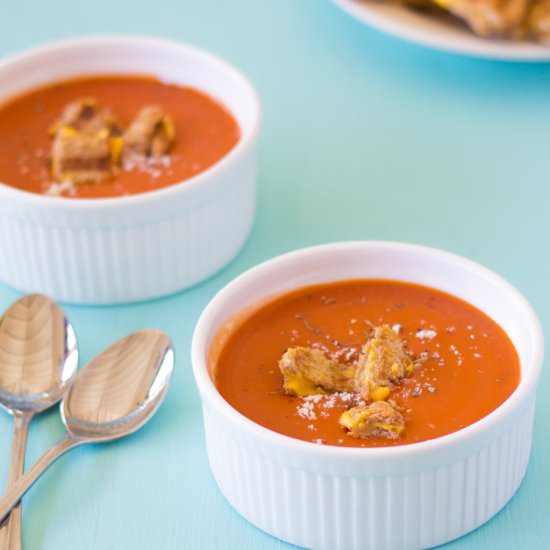 Roasted Tomato Soup with Croutons