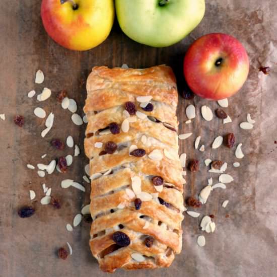 Apfelstrudel (Apple Strudel)