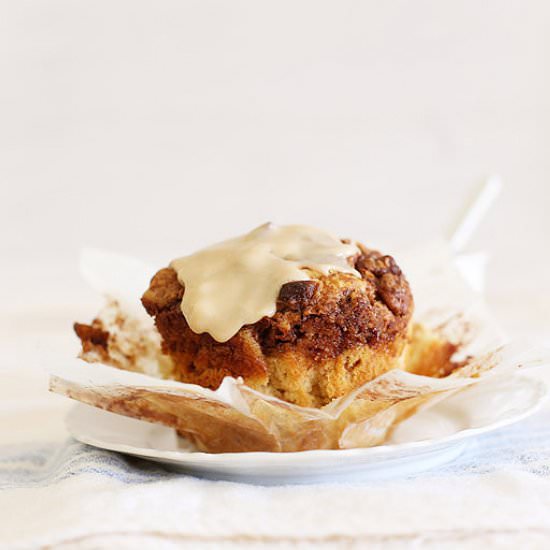 Cinnamon roll cakes