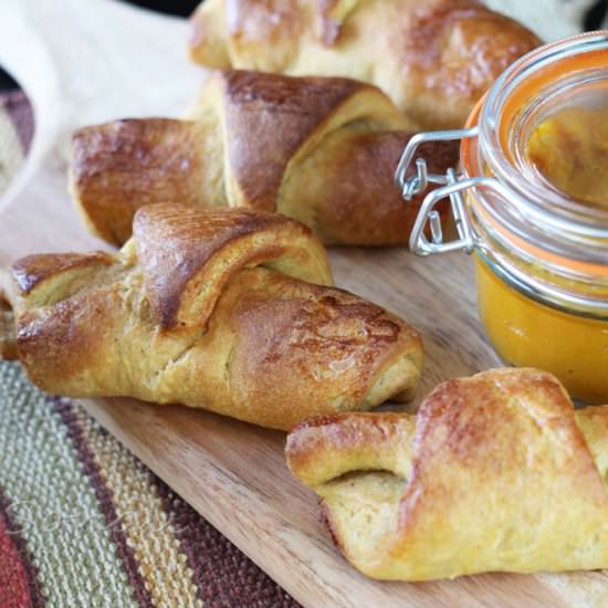 Pumpkin crescent rolls