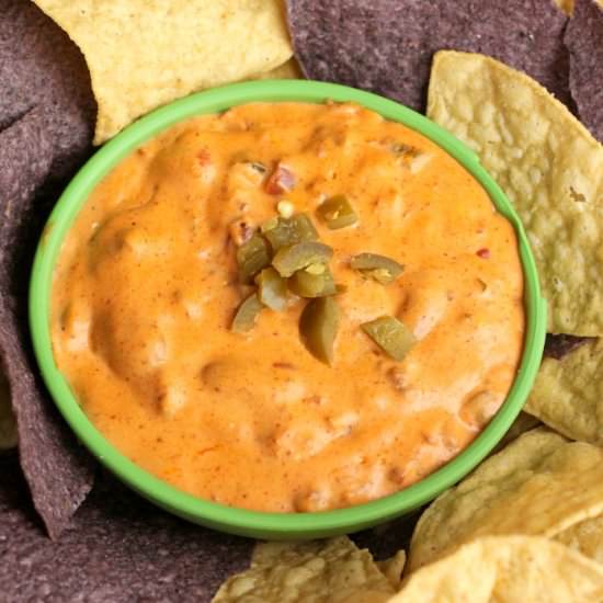 10 Minute Chili Cheese Dip