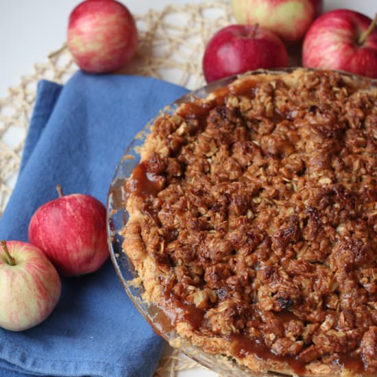 Caramel Apple Streusel Pie