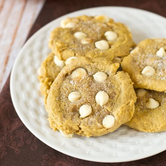 PUMPKIN WHITE CHOCOLATE CHIP COOKIE