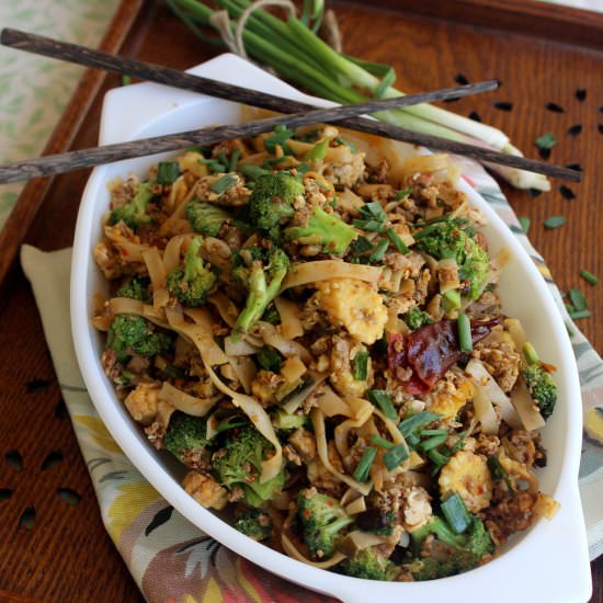Rice noodles w/ pork and black bean