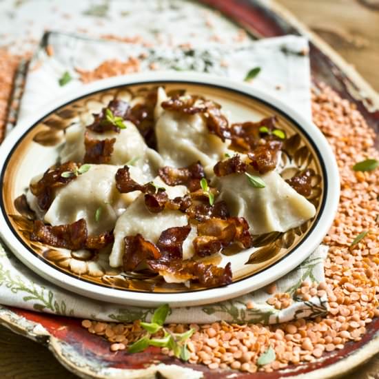Dumplings stuffed with red lentils