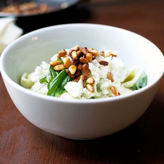 Pasta with Yogurt and Peas