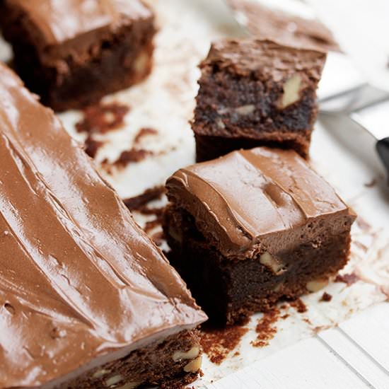 Diner-Style Frosted Brownies