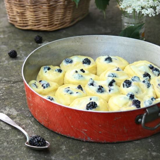 Soft Brioche Cake with Raspberries