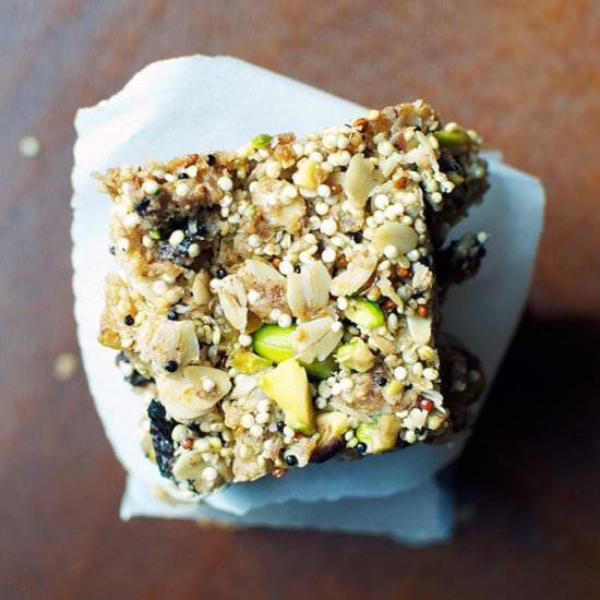 Quinoa-Pistachio Granola Bars