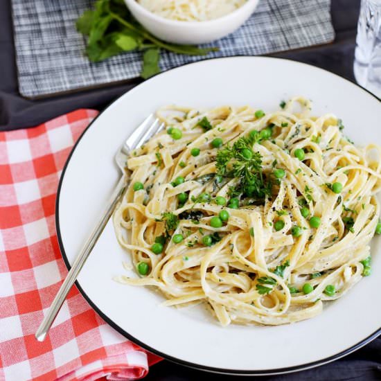 Creamy Pea & Fresh Herb Fettuccine
