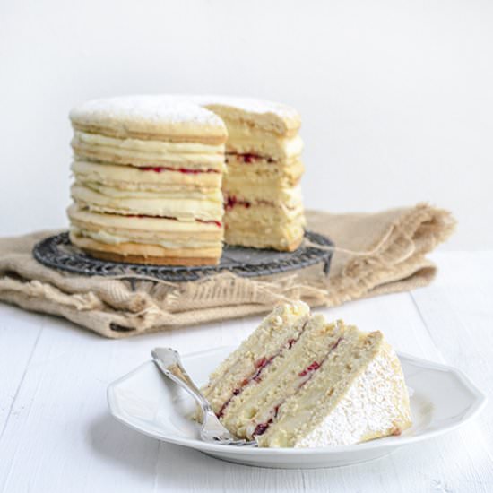 Honey Cake with Semolina Spread