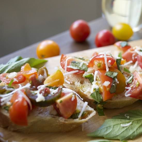 Classic and Easy Tomato Bruschetta