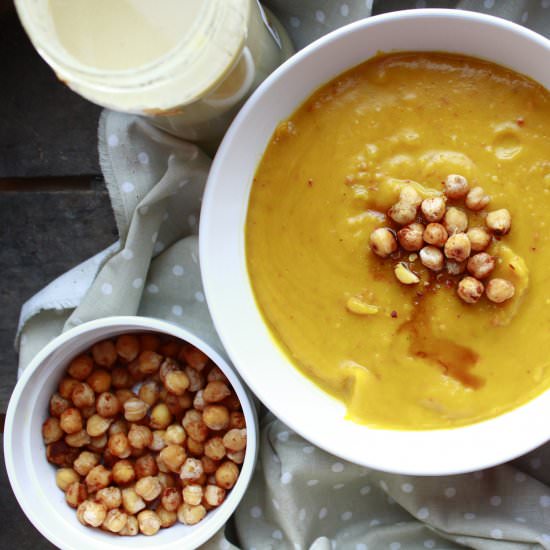 Pumpkin soup with tahini