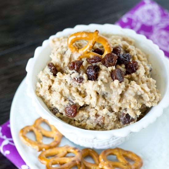 OATMEAL RAISIN COOKIE DOUGH DIP