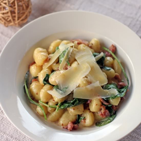 Creamy Bacon and Spinach Gnocchi