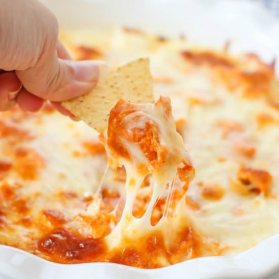 Sriracha Buffalo Chicken Cheese Dip