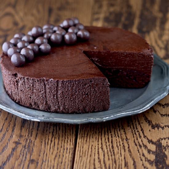 Chocolate mousse cake