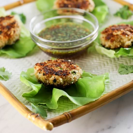 Crab cakes with Asian dipping sauce