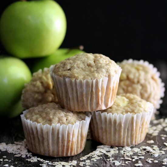 Cinnamon Apple Oatmeal Muffins