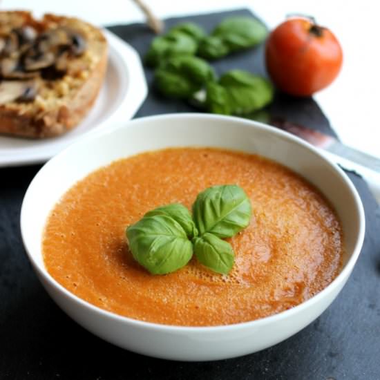 Roasted tomato blender soup